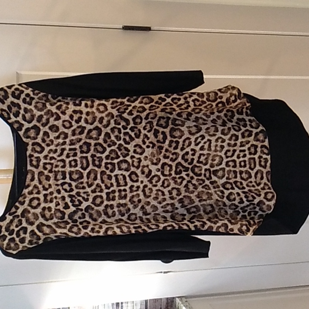 Chicos Leopard print tunic top